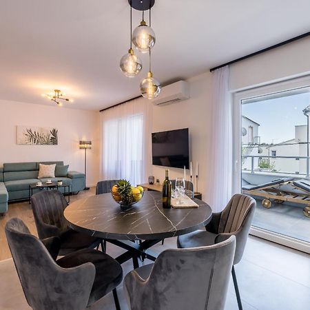 Adriatic Nest, Cozy And Modern Two Bedroom Apartment Каштела Екстер'єр фото
